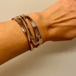 Armbånd Bronze med Fugle, bronzearmring, bronzearmbånd, armring, armbånd, middelalder, vikingesmykker, gyldent, kobber, kobberarmbånd, mod gigt, kærlighedsfugle, storke, svaner, traner, kys, kyssende, tranedans, kærlighedssymbol, bryllup, forlovelse, morgengave, smukt, symbolik, svanearmbånd, dansk, nationalfugl, fugle, smykker, smykke, biti, ribe