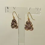 Bronze Ørehængere - Knude af Fabeldyr, slange, evighed, evigheden, midgårdsormen, hængeøreringe, kobber, gyldne, ægte, bronze, udvikling, amuletter, lykke, styrke, vikingesmykker, guld, ægte, ren, museumssmykker, specielle, smukke, med, betydning, gave, gaveide, hamskifte, knuder, biti, fund, kopismykker, originale