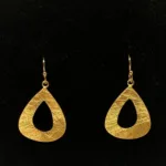 Guld Ørenringe Børstede Åbne Dråber Små, 5151, guld, forgyldte, guldbelagte, sterling, sølv, ægte, elegante, stilige, stilfulde, enkle, statement, smykker, børstet, rustikke, rå, gyldne, øreringe, hænge, lette, kvalitet, nikkelfri, tilbud, dansk, design, susanne friis bjørner, cph, enamel. jane kønig, stine a, julie sandlau, brands, danske, fest, festlige, galla, boho, stilede, stine a, biti, ribe