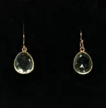 Guld Ørenringe med Oval Facetslebet - Grøn Kvarts, quartz, champagnefarvet. lys, glitrende, sart, grøn, rønne sten, grønne øreringe, øreringe, ørenringe, ørehængere, hængeøreringe, hænge øreringe, stenøreringe, øreringe med sten, ædelsten, grønne ørehængere, agater, agat øreringe, smykker med, festøreringe, galla, ovale sten, ovale øreringe, klar grøn, knaldgrøn, modefarve, 2020. moden, design, tilbud, kvalitet, smukke, store, lette, nikkelfri, specielle, susanne friis bjørner, stine a, maanesten, sandlau, biti, ribe