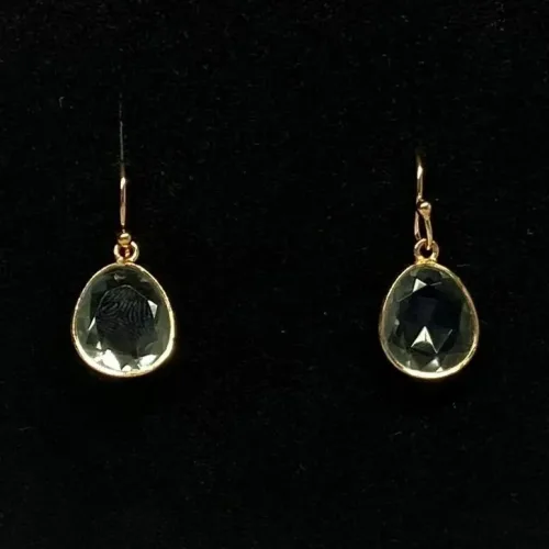 Guld Ørenringe med Oval Facetslebet - Grøn Kvarts, quartz, champagnefarvet. lys, glitrende, sart, grøn, rønne sten, grønne øreringe, øreringe, ørenringe, ørehængere, hængeøreringe, hænge øreringe, stenøreringe, øreringe med sten, ædelsten, grønne ørehængere, agater, agat øreringe, smykker med, festøreringe, galla, ovale sten, ovale øreringe, klar grøn, knaldgrøn, modefarve, 2020. moden, design, tilbud, kvalitet, smukke, store, lette, nikkelfri, specielle, susanne friis bjørner, stine a, maanesten, sandlau, biti, ribe