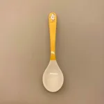 Melamin Ske med Mumi - Gul, teske, mumudalen, mumitroldene, yoghurt, morgenmad, melaminskål, hus, mumimor, mumifar, service, børne, til børn, barnedåb, dåb, gave, baby, shower, mumin, moomi, mumi, mumitroldene, tove, jansson, samler, mumrik, lille, my, gave, dåbsgave, barselsgave, gaveide, fint, magisk, melamin, praktisk, pic, nic, sommerhus, børnehave, sødt, fint, biti, ribe, svensk, finsk