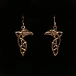 Vikingeøreringe i Bronze - Odins to Ravne Åbent Flet, gyldne, guld, kobber, hængeøreringe, ravne, hugin, munin, information, oplysning, viden, nyheder, odin, aser, museumssmykker, vikinger, vikingesmykker, ægte, sølv, øreringe, fugle, originale, fund, biti, ribe,