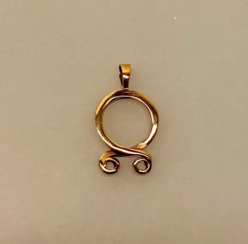 Vikingevedhæng Bronze - Troldekors, heksetegn, kobber, guld, bronzevedhæng, vikingesmykker, vikinger, gamle, nordiske, guder, aser, runetegn, rune, odal, amulet, beskyttelse, magisk, flot, fin, biti, ribe, museumssmykker, fund, kopi,