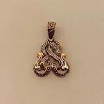 Vikingevedhæng i Bronze - Knude af Midgårdsormen , borre stil, slange, knob, bronzevedhæng, fabeldyr, vikingesmykke, nordisk, guder, fund, museumssmykker, kopismykker, kobber, guld, biti, ribe