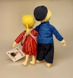 Emil fra Lønneberg og Lille Ida, svensk, eventyr, småland, tyttebærmaja, carl alfred, line, dukker, sovedyr, krammebamser, tøjdukke, stofdukke, dreng, pige, lege, nostalgisk, sverige, legetøj, børneting, biti, ribe