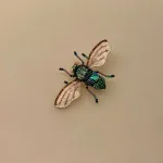 Håndlavet Broche Blå Grøn Mark Bi, B 644, Field bee, lille, bi, sur sur, omkring, bi, bier, honningbi, honningbier, bestøvning, biodiversitet, vild med vilje, natur, haver, blomster, bæredygtighed, insekter, kunst, smykker, broche, brocher, håndlavet, broderi, eksklusiv, særlig, flot, gave, gaveide, naturen, insekter, bio, biodiversitet, vilde, haver, natur, sommerfugl, farverig, regnbuefarvet, kulørt, farveglad, Håndlavet Broche Blå sommerfugl, sommerfuglebroche, smykker med, smykke med, sommerfugle, eksklusive smykker, specielle, særligt, håndlavey, kunst, kunsthåndværk, broche, naturen, insekter, gaveide, gave, særlig gave, ekstraordinær, smuk, smykker, biti, ribe, unika, one of a kind, limited edition, begrænset oplag, kunstrunden, ribe, vadehavet, nationalpark,, broderibe, broderi, festival