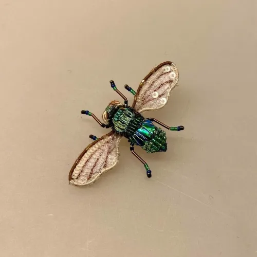 Håndlavet Broche Blå Grøn Mark Bi, B 644, Field bee, lille, bi, sur sur, omkring, bi, bier, honningbi, honningbier, bestøvning, biodiversitet, vild med vilje, natur, haver, blomster, bæredygtighed, insekter, kunst, smykker, broche, brocher, håndlavet, broderi, eksklusiv, særlig, flot, gave, gaveide, naturen, insekter, bio, biodiversitet, vilde, haver, natur, sommerfugl, farverig, regnbuefarvet, kulørt, farveglad, Håndlavet Broche Blå sommerfugl, sommerfuglebroche, smykker med, smykke med, sommerfugle, eksklusive smykker, specielle, særligt, håndlavey, kunst, kunsthåndværk, broche, naturen, insekter, gaveide, gave, særlig gave, ekstraordinær, smuk, smykker, biti, ribe, unika, one of a kind, limited edition, begrænset oplag, kunstrunden, ribe, vadehavet, nationalpark,, broderibe, broderi, festival