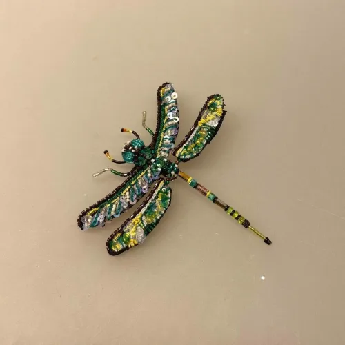 Håndlavet Broche Guldsmed Grøn, green darner dragonfly, b 586, broche, nål, smykke, libelle, broderibe, broderifestival, dragon fly, insekter, bio, biodiversitet, vilde, haver, natur, sommerfugl, farverig, regnbuefarvet, kulørt, farveglad, Håndlavet Broche Blå sommerfugl, sommerfuglebroche, smykker med, smykke med, sommerfugle, eksklusive smykker, specielle, særligt, håndlavey, kunst, kunsthåndværk, broche, naturen, insekter, gaveide, gave, særlig gave, ekstraordinær, smuk, smykker, biti, ribe, unika, one of a kind, limited edition, begrænset oplag, kunstrunden, ribe, vadehavet, nationalpark,
