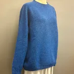 Harley of Scotland Dame Pullover - Donegal Uld, skye, royal, blå, cobolt, kobolt, kornblomst, nister, prikker, spots, kulørte, farvede, ensfarvet, smart, klassisk, enkel, stilet, stilig, lækker, blød,kradser ikke, varm, let, lun, bomuld, skøn, holdbar, kvalitet, skotsk, skotland, rund hals, damestik, sweater, til, damer, piger, pullover, striktrøje, striksweater, ren, uld, strikket, strik, biti, ribe