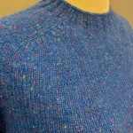 Harley of Scotland Dame Pullover - Donegal Uld, skye, royal, blå, cobolt, kobolt, kornblomst, nister, prikker, spots, kulørte, farvede, ensfarvet, smart, klassisk, enkel, stilet, stilig, lækker, blød,kradser ikke, varm, let, lun, bomuld, skøn, holdbar, kvalitet, skotsk, skotland, rund hals, damestik, sweater, til, damer, piger, pullover, striktrøje, striksweater, ren, uld, strikket, strik, biti, ribe