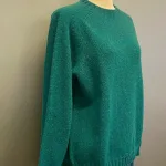 Harley of Scotland – Dame Pullover – Donegal Tweed Mørkegrøn, bute, flaskegrøn, dyb, mørk, kølig, grøn, nister, prikker, spots, kulørte, farvede, ensfarvet, smart, klassisk, enkel, stilet, stilig, lækker, blød,kradser ikke, varm, let, lun, bomuld, skøn, holdbar, kvalitet, skotsk, skotland, rund hals, damestik, sweater, til, damer, piger, pullover, striktrøje, striksweater, ren, uld, strikket, strik, biti, ribe