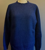 Harley of Scotland Unisex Pullover - Lambswool Midnatsblå, let, tyk, almindelig, ren, 100%, uld, fåreuld, lambswool, starnight blue, mørkeblå, navy, marine, marineblå, mørk, herrestrik, herrepullover, herresweater, out door, udeliv, jagt, fiskeri, lystfisker, til, mænd, herrer, damer, varm, lækker, kvalitet, ensfarvet, farvespil, skotsk, skotland, design, biti, ribe