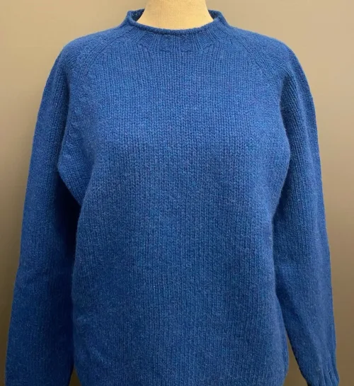 Harley of Scotland – Lambswool Uni Pullover Kongeblå, 6 ply, kobolt, cobolt, cobalt, blå, ren, klar, ocean force, let, tyk, blød, varm, lun, flot, lækker, kvalitet, til, mænd, damer, herrer, herrestrik, damestrik, pullover, sweater, holdbar, skotsk, skotland, striktrøje, uld, ren, lambswool, lammeuld, chunky, smuk, herresweater, biti, ribe