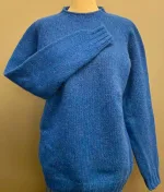 Harley of Scotland – Lambswool Uni Pullover Kongeblå, 6 ply, kobolt, cobolt, cobalt, blå, ren, klar, ocean force, let, tyk, blød, varm, lun, flot, lækker, kvalitet, til, mænd, damer, herrer, herrestrik, damestrik, pullover, sweater, holdbar, skotsk, skotland, striktrøje, uld, ren, lambswool, lammeuld, chunky, smuk, herresweater, biti, ribe