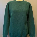 Harley of Scotland - Unisex Uld Pullover - Flaskegrøn, forest, mørkegrøn, klar, frisk, uld, ulden, strik, ren, lambswool, lammeuld, tynd, let, lækker, kvalitet, flot, klassisk, smart, til, damer, piger, mænd, sweater, pullover, trøje, lun, blød, skotsk, biti, ribe, sort sol, vadehavet,