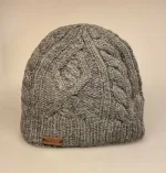 Hue Aran i Blød Uld - Bayko Grå, bayko, 8959, lysegrå, grå, meleret, merino, blød, pandebånd, foer, foret, kabelmønster, kabelstrik, aran, mønster, ensfarvet, uni, cool, hipster, , lækker, enkel, ensfarvet, jagt, herrehue, unisex, til, mænd, damer, beanie, uld, ulden, ren, blød, foret, med, foer, fleece, kradser ikke, windstopper, vindtæt, varm, klassisk, billig, tilbud, smart, uldstrrik, uldhue, uldhat, strikket, håndstrikket, hat, biti, vinter, efterår, gave, gaveide, julegave, ribe, nationalpark, vadehavet, sort sol, udendørs, liv, outdoor,