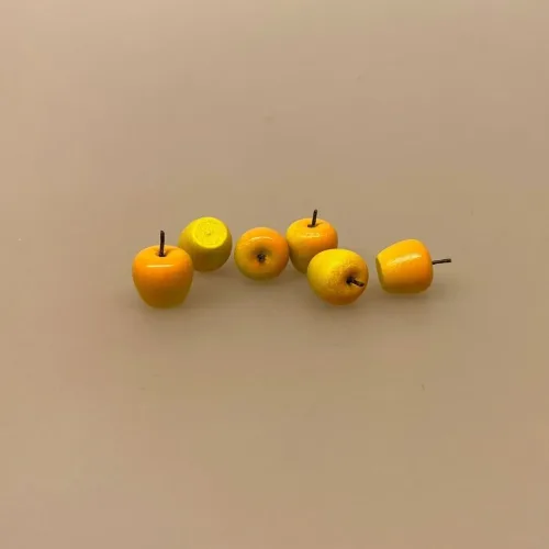 Miniature Æbler - 6 Golden Delicious, æbler, frugt, grønt, 6 om dagen, miniature, miniaturemad, mini, mad, købmand, butik, 1:12, dukkehus, ting til, nisser, nissebo, nissehus, nissedør, dukkehusting, dukkestue, biti, ribe