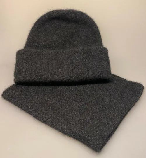 Possum Hue Dobbelt med Opslag - Koks, charcoal, sort, mørkegrå, koksgrå, damehue, hat, strikhue, strikhat, strikket, let, lun, varm, blød, elegant, luksus, flot, klassisk, dobbeltstrikket, smart, luksus, kvalitet, cashmere, cashmir, biti, ribe, sort sol, vadehavet, out door, accessoires, tilbehør, vinter, efterår, new zealand