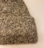 Possum Hue Dobbelt med Opslag - Sand Grå, pumice, sandy, beige, grå, meleret, fluffy, blød, ekstrasoft, lysegrå, mellemgrå, damehue, hat, strikhue, strikhat, strikket, let, lun, varm, blød, elegant, luksus, flot, klassisk, dobbeltstrikket, smart, luksus, kvalitet, cashmere, cashmir, biti, ribe, sort sol, vadehavet, out door, accessoires, tilbehør, vinter, efterår, new zealand