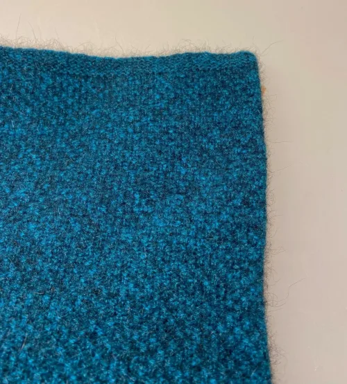 Possum Strikket Tube Tørklæde - Halsedisse Petrol, tui, grøn, blå, turkis, petroleum, halsdisse, mock neck, halsrør, strik, halstørklæde, strikket rør, uld, possum, slke, merino, kvalitet, luksus, tyndt, vamrt, smart, accessoires, tilbehør, fintstrikket, strikket, halsvarmer, new zealand, gave, gaveide, luksus, skiferie, vinter, kradser ikke, super, soft, biti, ribe, sort sol, vadehavet,