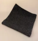 Possum Strikket Tube Tørklæde - Halsedisse koks, antrazit, sort, mørkegrå, charcoal, halsdisse, mock neck, halsrør, strik, halstørklæde, strikket rør, uld, possum, slke, merino, kvalitet, luksus, tyndt, vamrt, smart, accessoires, tilbehør, fintstrikket, strikket, halsvarmer, new zealand, gave, gaveide, luksus, skiferie, vinter, kradser ikke, super, soft, biti, ribe, sort sol, vadehavet,