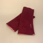 Pulsvarmere i Uld Vendbare - Rosa Vinrød, fv. 2, lyserød, bordeaux, kalika, dobbelte, tynde, varme, lune, ensfarvede, enkle, indendørs, udendøs, vanter, uden fingre, fingerløse, glatstrikkede, lysegrå, beige, sandfarvede, muffedisser, håndledsvarmere, pulsvarmere, biti, ren, uld, håndstrikkede, gave, gaveide, fryser, holde varmen, smarte,