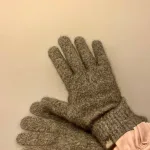 Strikkede Fingervanter Possum Sand Grå, noble wilde, pumice, meleret, fingerhandsker, strikhandsker, strikvanter, uldvanter, uldhandsker, luksus, cashmere, cashmir, angora, ekstra, bløde, lune, lækre, varme, damer, piger, flotte, luksus, kvalitet, new zealand, biti, ribe, vinter, tilbhør, out door, vadehavet, nationalpark, sort sol