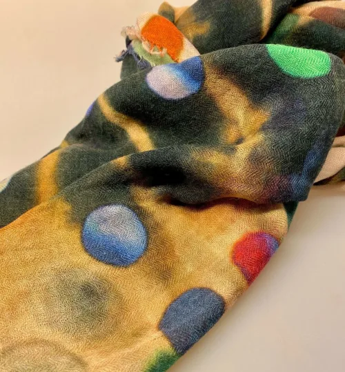 Tørklæde Let Vævet Uld - Salto Mælkevejen, planeter, jorid, prikker, polkaprikker, beige, koks, går, kulørt, farver, lyst, Tørklæde Let Vævet uld, kulørt, silke, uld, merinould, silke-uld, uld-silke, koloreret, regnbue, regnbuefarver, kulørt, farver, farverigt, lækkert, luksus, kradser ikke, farveglad, glade, kulører, friske, farver, stort, varmt, lunt, stola, over skuldrene, halstørklæde, tørklæde, gaveide, gaver, elegant, ekstravagant, fødselsdag, damer, lady, ladylike, chic, biti, ribe