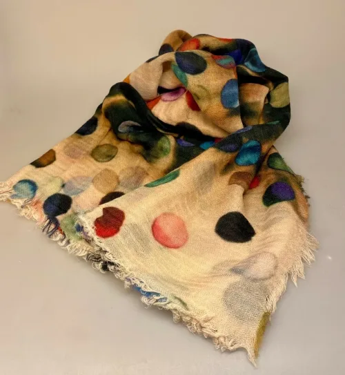 Tørklæde Let Vævet Uld - Salto Mælkevejen, planeter, jorid, prikker, polkaprikker, beige, koks, går, kulørt, farver, lyst, Tørklæde Let Vævet uld, kulørt, silke, uld, merinould, silke-uld, uld-silke, koloreret, regnbue, regnbuefarver, kulørt, farver, farverigt, lækkert, luksus, kradser ikke, farveglad, glade, kulører, friske, farver, stort, varmt, lunt, stola, over skuldrene, halstørklæde, tørklæde, gaveide, gaver, elegant, ekstravagant, fødselsdag, damer, lady, ladylike, chic, biti, ribe