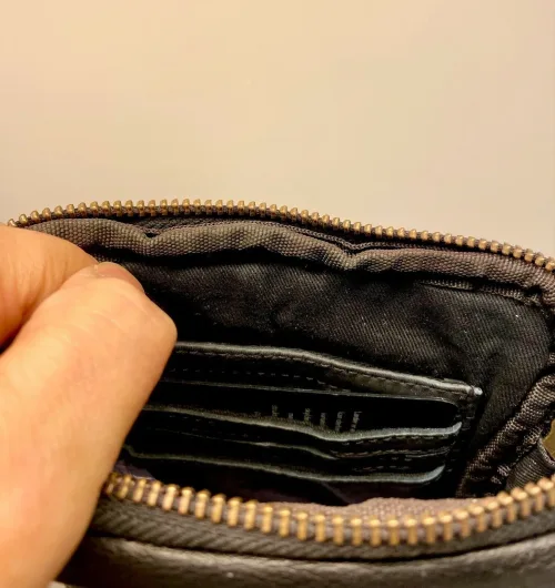 Bøffellæder Taske Ennis Sort, bøffellæder, bøffelskind, axelsons, montana, dansk, design, kraftig, sej, cool, stærk, casual, klassisk, kvalitet, lækker, lille, rummelig, cross over, cross body, skuldertaske, fest, hverdag, taske, biti, ribe, billig, tilbud, gave, gaveide