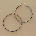 Creoler i Sølv Ø 42 mm Snoet med Bøjle, sø763, store, snoede, hoops, loops, runde øreringe, øreringe, ørenringe, creoler, boho, bali, snoede, flettede, sølv hoops, ægte sølv, ren sølv, massiv sølv, sterling sølv, kvalitet, holdbare, nikkelfri, sølv ringe, runde ringe, enkle, simple, klassiske, flotte, smukke, specielle, biti, ribe, maanesten, stine a, pico, enamel,