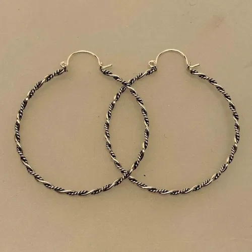 Creoler i Sølv Ø 42 mm Snoet med Bøjle, sø763, store, snoede, hoops, loops, runde øreringe, øreringe, ørenringe, creoler, boho, bali, snoede, flettede, sølv hoops, ægte sølv, ren sølv, massiv sølv, sterling sølv, kvalitet, holdbare, nikkelfri, sølv ringe, runde ringe, enkle, simple, klassiske, flotte, smukke, specielle, biti, ribe, maanesten, stine a, pico, enamel,