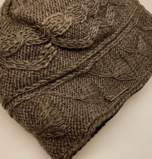 Hue i Uld med Foer - Kakao, yuvani, 7157, brun, mud, lerbrun, kvaster, herrehue, til, mænd, herrer, stor, stort hoved, xl, herrehue, mandehue, drengehue, beanie, ensfarvet, brun, nougat, meleret, håndstrikket, uld, ren, ulden, uldhue, helforet, fleece, vindtæt, windstopper, varm, enkel, klassisk, smart, hipster, hat, uldhat, strikhue, biti, ribe, mønsterstrik