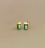 Miniature 2 7-UP bægere med Sugerør, sodavand, læskedrik, soft drink, 7-up, bæger, sodavandskop, sodavandsbæger, fast food, sprite, sætterkasse, sættekasse, ting, tilbehør, dukkehus, dukkestue, sangskjuler, gavekort, konfirmation, 1:12, minaturer, biti, ribe