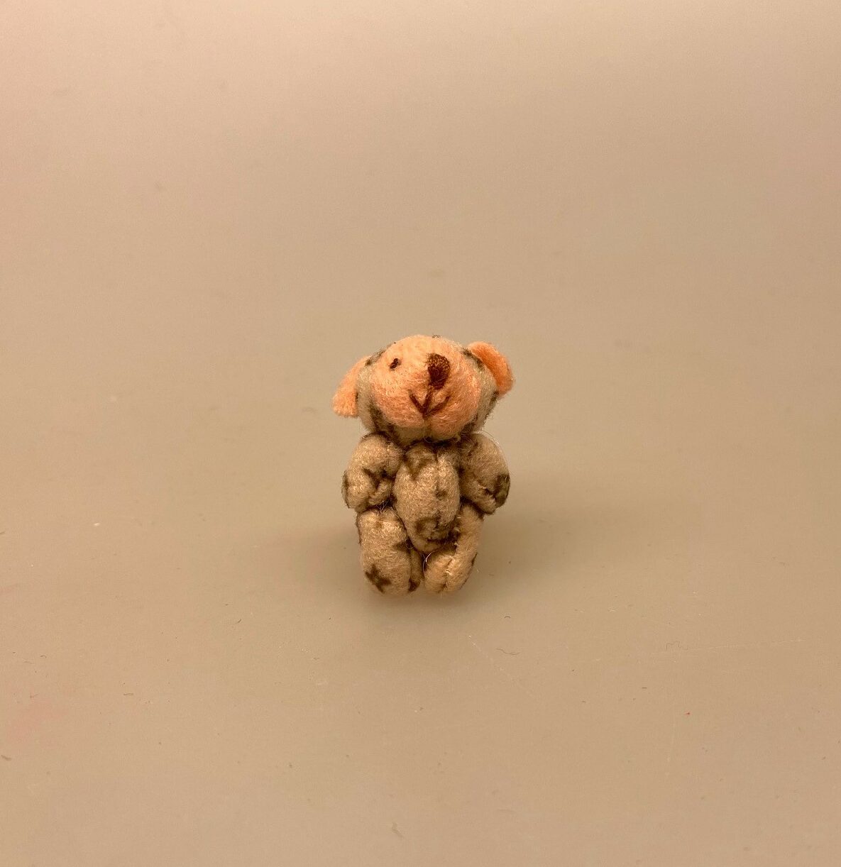 Miniature Bamse med LV Dragt, 8947, nalle, teddy, louis vuitton,
