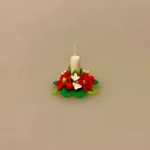 Miniature Juledekoration med Bloklys, 7101, dekoration, julestjerner, Miniature Juledekoration med Lys, julepynt, dukkehus, dukkehustilbehør, dukkehusting, ting til, tilbehør, 1:12, jul i, nissebo, nisser, nisseting, nissedør, nissehus, julelandskab, julestue, miniature, snelandskab, dukkemøbler, blomster, juleting, julekalender, biti, ribe, birgitte frigast, morgennisser, for børn, december, hygge