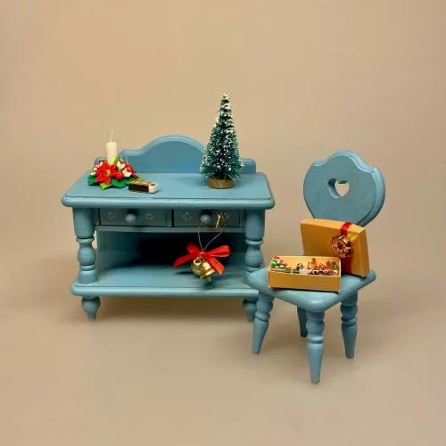 Miniature Juledekoration med Bloklys, 7101, dekoration, julestjerner, Miniature Juledekoration med Lys, julepynt, dukkehus, dukkehustilbehør, dukkehusting, ting til, tilbehør, 1:12, jul i, nissebo, nisser, nisseting, nissedør, nissehus, julelandskab, julestue, miniature, snelandskab, dukkemøbler, blomster, juleting, julekalender, biti, ribe, birgitte frigast, morgennisser, for børn, december, hygge