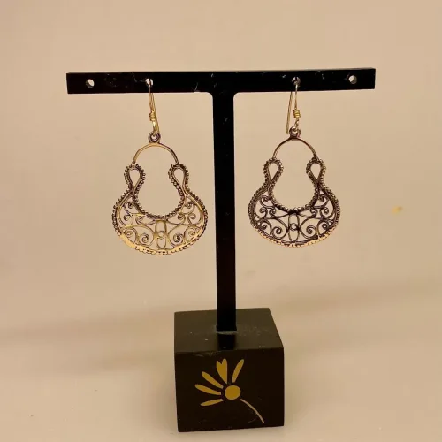 Øreringe i Bronze - Filigran Øreringe, kd, bro 278, Øreringe i bronze - Filigran Øreringe, ørehængere, støre, hængeøreringe, boho, boheme, filigran, østen, orientalske, måne, halvmåne, gyldne, ægte, specielle, billige, flotte, nikkelfri, allergivenlige, hænge, kobber, bronze, bronze smykker, bronzeøreringe, biti, ribe, enamel, pico, hippie, flower, power, yoga, yogi, mystik, magi, amulet,