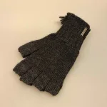 Strikkede Uld Vanter med Åbne Fingre Koksgrå, ensfarvede, sorte, mørkegrå, koksgrå, koks, charcoal, Jatin, fingerløse, korte, åbne, fingre, muffedisser, mobilvanter, handsker, fingerhandsker, uldne, uld, blød, tynde, lette, smarte, pulsvarmere, biti, ribe