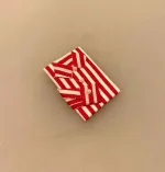 Miniature Skjorte - Jul, bolchestribet, stribet, juleskjorte, nissetøj, nissesjov, nissedør, julerejse, nisser, dukkehus, dukkehusting, jul, i , dukkehuset, tilbehør, ting, til, miniaturer, sættekasse, symbolsk, gave, løjer, mini, 1:12, nissehue, tøj, dukketilbehør, biti, ribe,