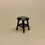 Miniature Taburet Sort, 2703, Miniature, skammel, taburet, fodskammel, gymnastikskammel, nisser, nisserne, nissedør, nissebo, nissehus, badeværelse, dukkehus, dukkehusting, tilbehør, dukkehusmøbler, dukkemøbler, miniature, miniaturer, sætterkasse, sættekasse, ting til, 1:12, biti, ribe, sort sol, vadehavet,