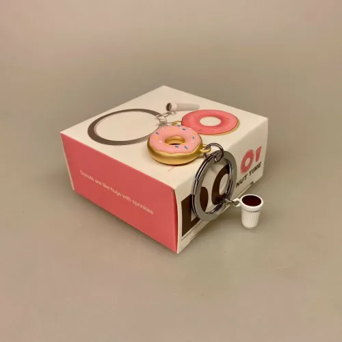 Nøglering - Donut & Kaffe to Go, donut, donuts, kaffekop, kaffepause, kaffe, to-go, date, cafe, besøg, gave, gavkort, symbolsk, nyuddannet, betjent, politi, politibetjent, sød tand, bager, konditor, kage, biti, ribe, lækker, sjov, herlig,