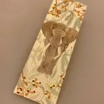 Bogmærke Karton med Elefant, bogmærke, læse, bøger, læsehest, book, lover, gave, bibliotek, bibliotikar, symbolsk, boggave, gavekort. bogmesse, fint, safari, vilde dyr, big five, zoo, dyrepasser, biti, ribe