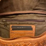 Bumbag i Bøffelskind - Verona Cognac, Bumbag i Bøffelskind - Bristol Cognac, flettet, flet, flettaske, tan, brun, gyldenbrun, kernelæder, brun, lysebrun, bøffel, bøffellæder, læder, kraftigt, fedt, kvalitet, lækker, holdbar, flot, sporty, smart, cool, moderne, cross body, cross bag, bæltetaske, fanny pack, bumbag, på, over, brystet, hands free, campomaggi, dansk, design, italiensk, stærk, billig, rummelig, stor, pung, kortholder, biti, ribe, montana,