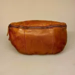 Bumbag i Bøffelskind - Custer Cognac, tan, brun, gyldenbrun, kernelæder, brun, lysebrun, bøffel, bøffellæder, læder, kraftigt, fedt, kvalitet, lækker, holdbar, flot, sporty, smart, cool, moderne, cross body, cross bag, bæltetaske, fanny pack, bumbag, på, over, brystet, hands free, campomaggi, dansk, design, italiensk, stærk, billig, rummelig, stor, pung, kortholder, biti, ribe, montana,