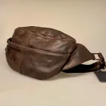Bumbag i Bøffelskind - Liberty Kaffebrun, mørkebrun, brun, chokolade, choko, bøffel, bøffellæder, læder, kraftigt, fedt, kvalitet, lækker, holdbar, flot, sporty, smart, cool, moderne, cross body, cross bag, bæltetaske, fanny pack, bumbag, på, over, brystet, hands free, campomaggi, dansk, design, italiensk, stærk, billig, rummelig, stor, pung, kortholder, biti, ribe, montana,