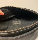 Bumbag i Skind - Agnes Sort, cross-body, crossbag, bæltetaske, slindtaske, skind, læder, kalveskind, skrå, treats, dansk, design, kvalitet, smart, mellemstor, biti, ribe, enkel, klassisk, sporty, cool, moderne, tilbud, vadehavet, nationalpark