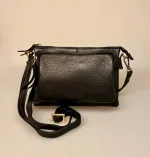 Lille Taske i Skind med Pung - Olga Sort,sporty, nøglering, brun, lysebrun, camel, karamel, taskepung, pung, tegnebog, mobiltaske, lille, rummelig, lædervarer, lædertaske, skindtaske, festtaske, gå-i-byen, sporty, klassisk, enkel, simpel, lommer, rum, cross body, cross over, skudertaske, organiser, clutch, dansk, design, kvalitet, kalveskind, dametaske, gave, billig, fin, biti, ribe,