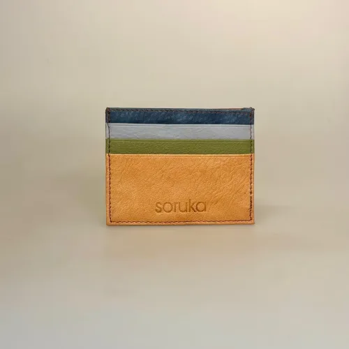 Unika Kortetui i Læder - Flerfarvet Enkel, assorterede, forkellige, nuancer, kulørt, gylden, orange, farver, billig, særlig, vegetabilsk, garvet, ægte, miljø, rigtigt, venligt, bio, pung, tegnebog, kortetui, kortholder, credit cards, kreditkort, betalingskort, lommer, skind, læder, unik, one of a kind, varme, biti, spansk, spanien, recycle, up cykled, tilbud, gave, gaveide, vadehavet, design